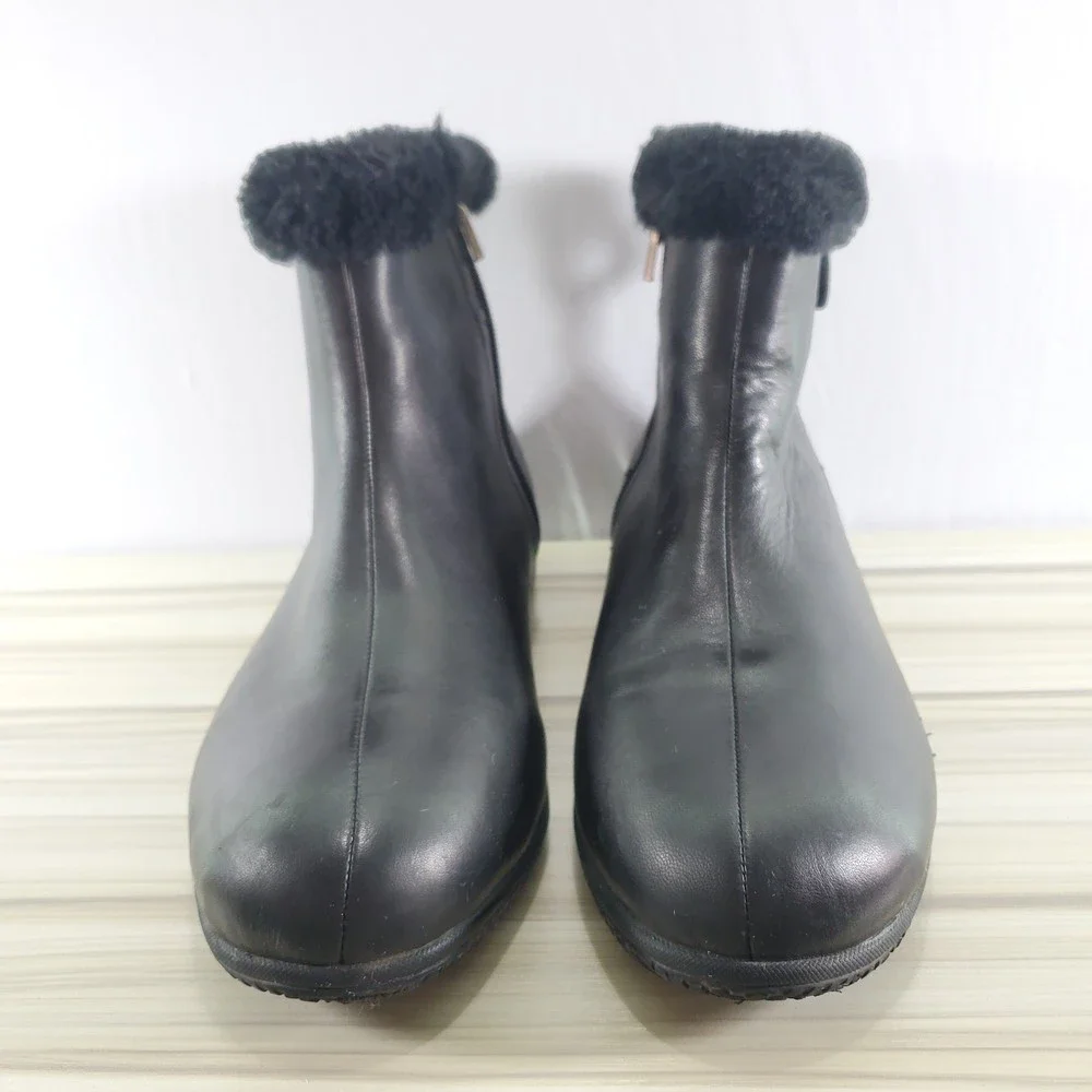 Softwalk Helena 9 Please Read Black Leather Faux Fur Lining Booties Zip Ankle